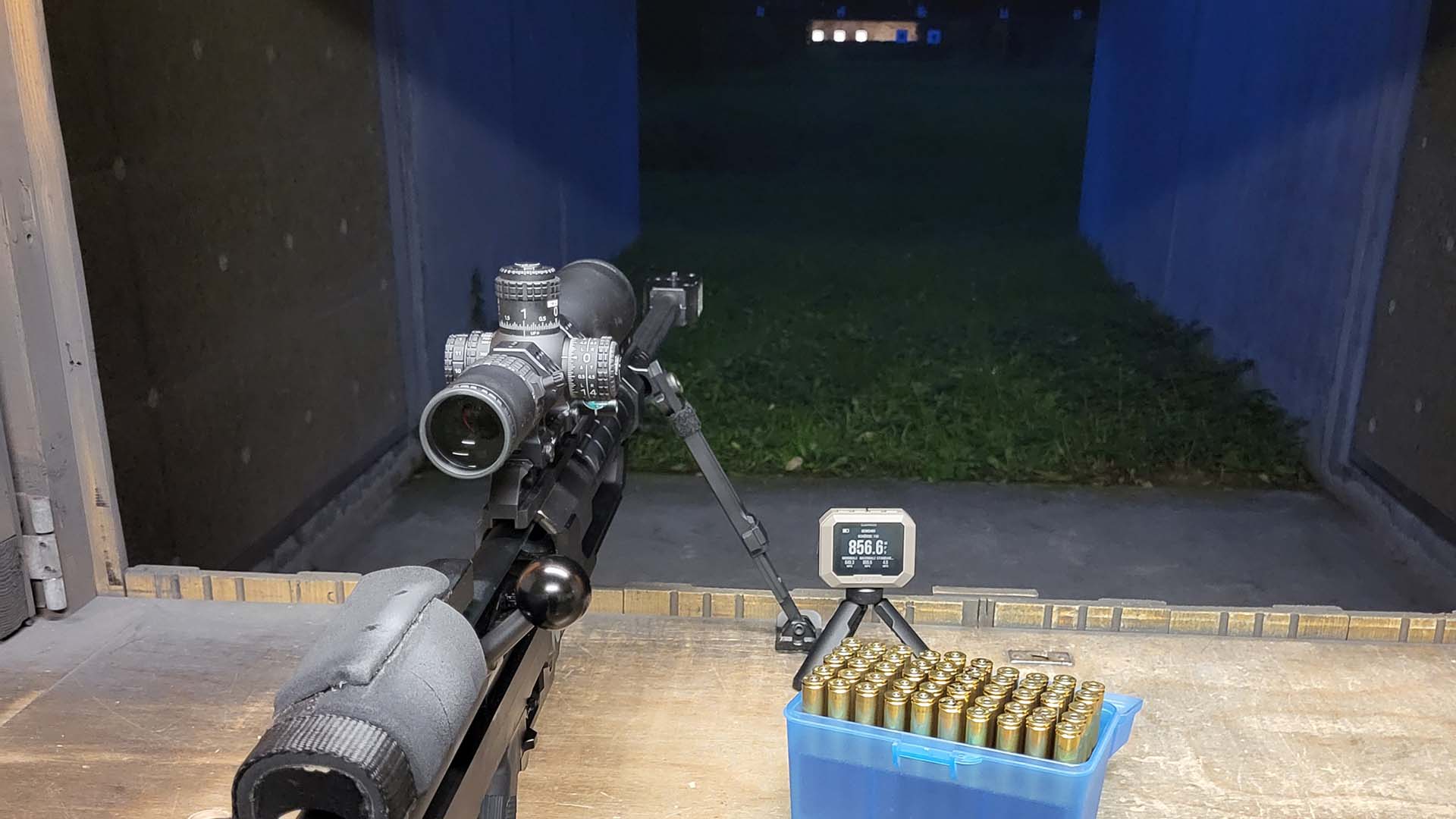 Präzisionsgewehr Kaliber .308 beim Nachtschießen auf 300 m